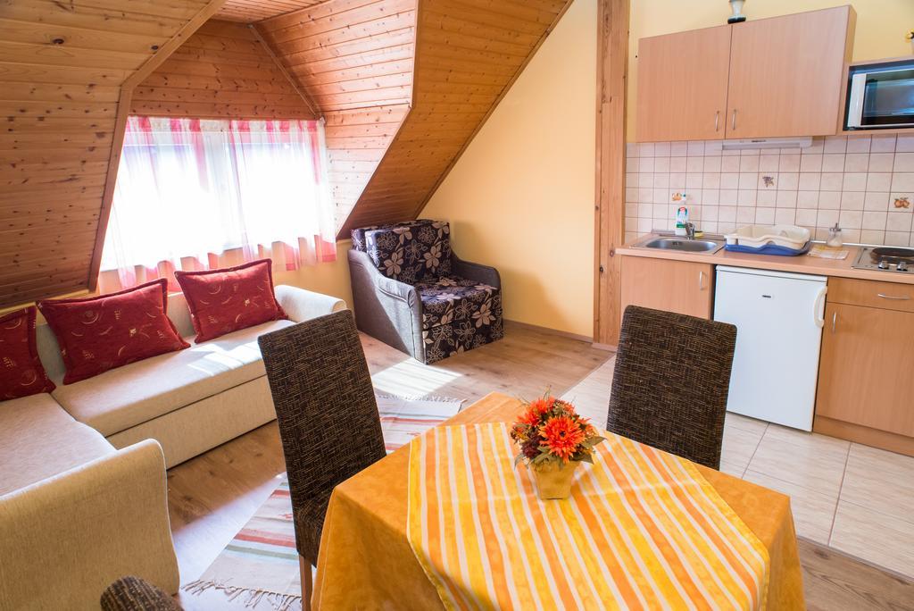 Andrea Apartmanhaz Balatongyörök Extérieur photo
